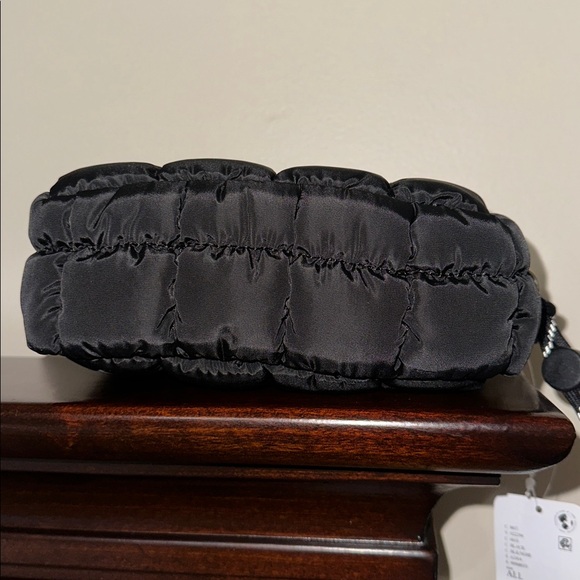 FP movement Black Essentials Quilted Nylon Waterproof Cosmetic Bag - Picture 12 of 16